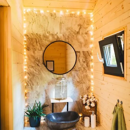 Maringotka V Mechu A Kapradi S Koupacim Canem Holiday home