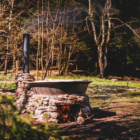 Holiday home Maringotka V Mechu A Kapradi S Koupacim Canem Cervena Voda